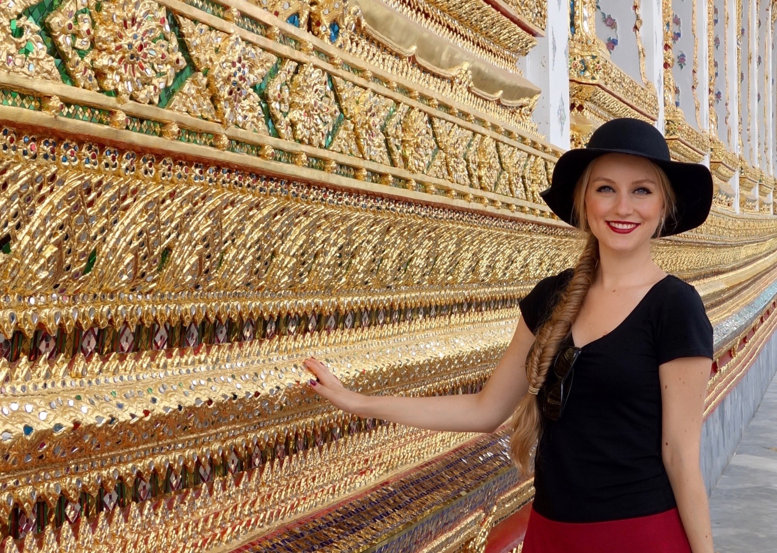 Thailand, Bangkok: wunderschöne Ausschmückungen im Tempel Wat Arun